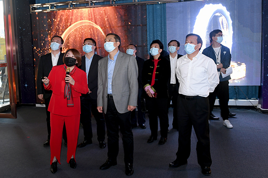 区委书记姚任走访304AM永利调研指导工作