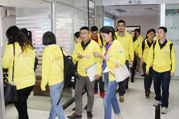 304AM永利创始人龙平芳女士同阿里巴巴上海浦东VIP客户进行分享互动