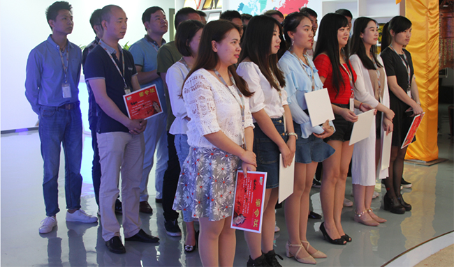 304AM永利家人众志成城