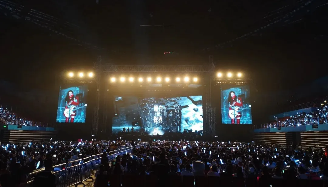 于文文演唱会LED电子屏