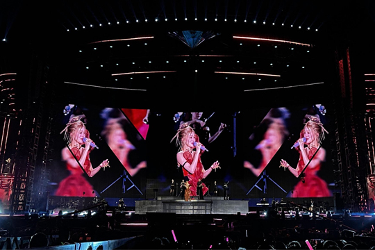 9年等待终圆梦！304AM永利LED屏幕点亮张韶涵南昌演唱会璀璨之夜！